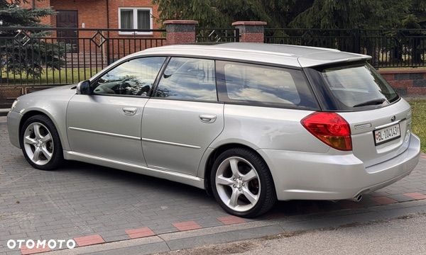 Subaru Legacy - 17