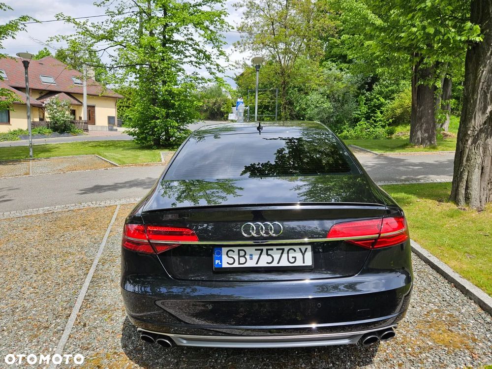 Audi S8 - 4