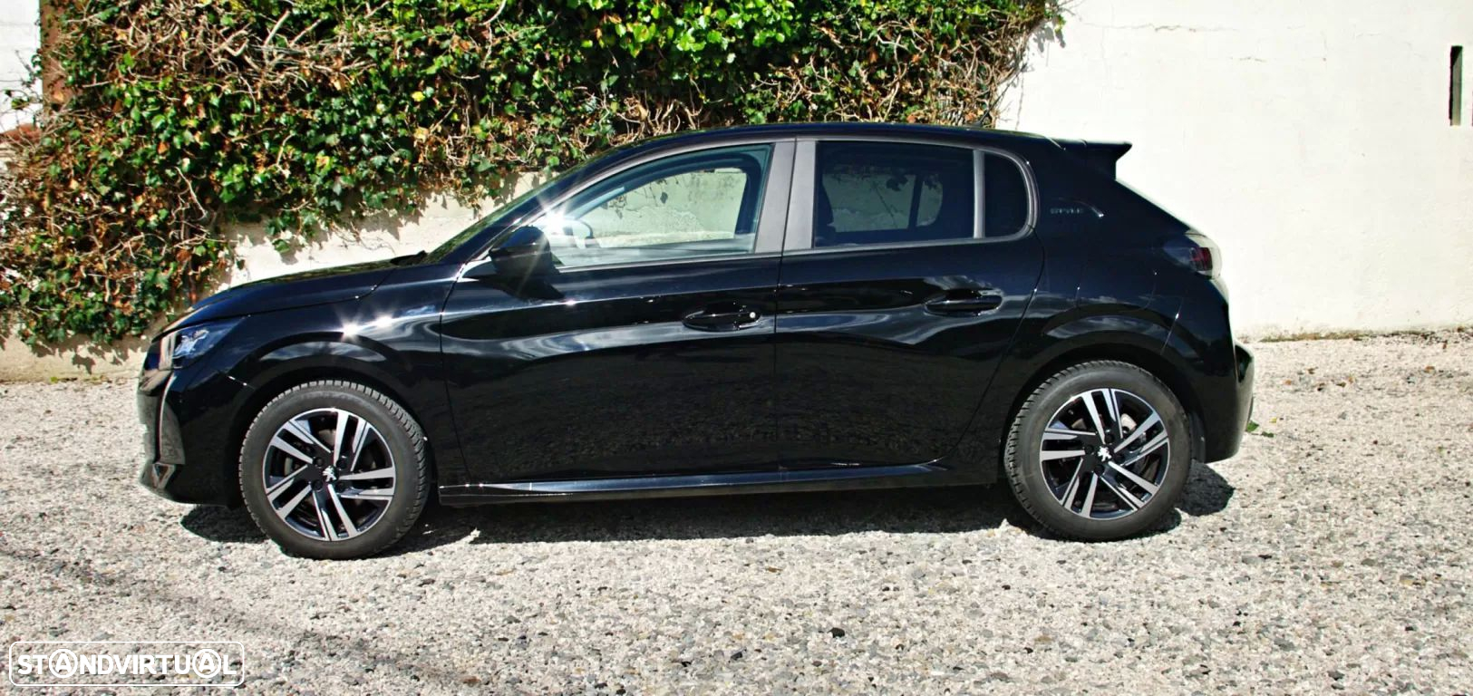 Peugeot 208 - 12