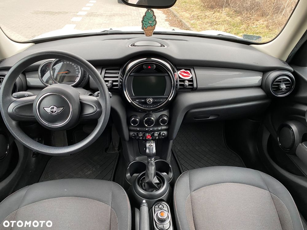 MINI Cooper Standard - 10