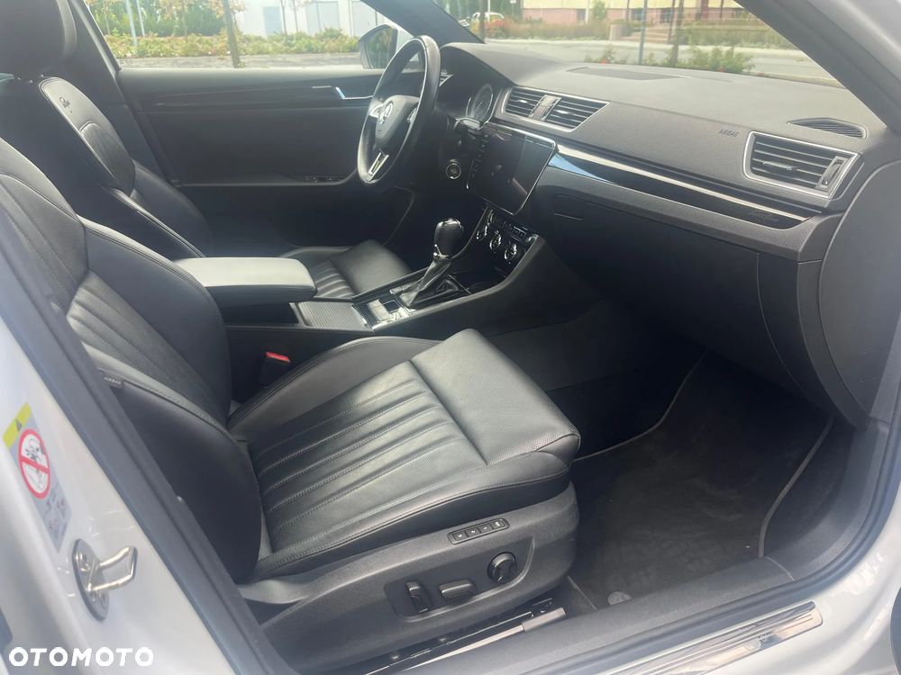 Skoda Superb 2.0 TDI L&K DSG - 11