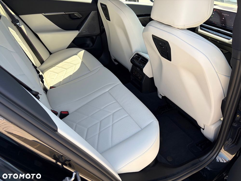 BMW Seria 5 520i mHEV M Sport - 26