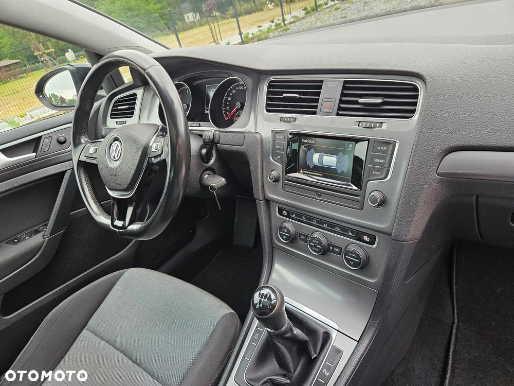 Volkswagen Golf 1.6 TDI BlueMotion Technology Comfortline - 9