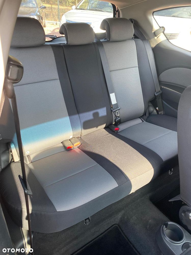 Chevrolet Aveo 1.2 LS - 11