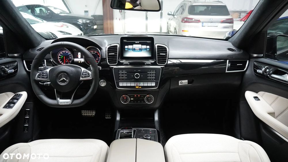 Mercedes-Benz GLS - 7