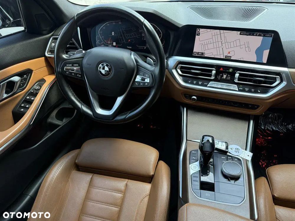 BMW Seria 3 330i xDrive M Sport - 14