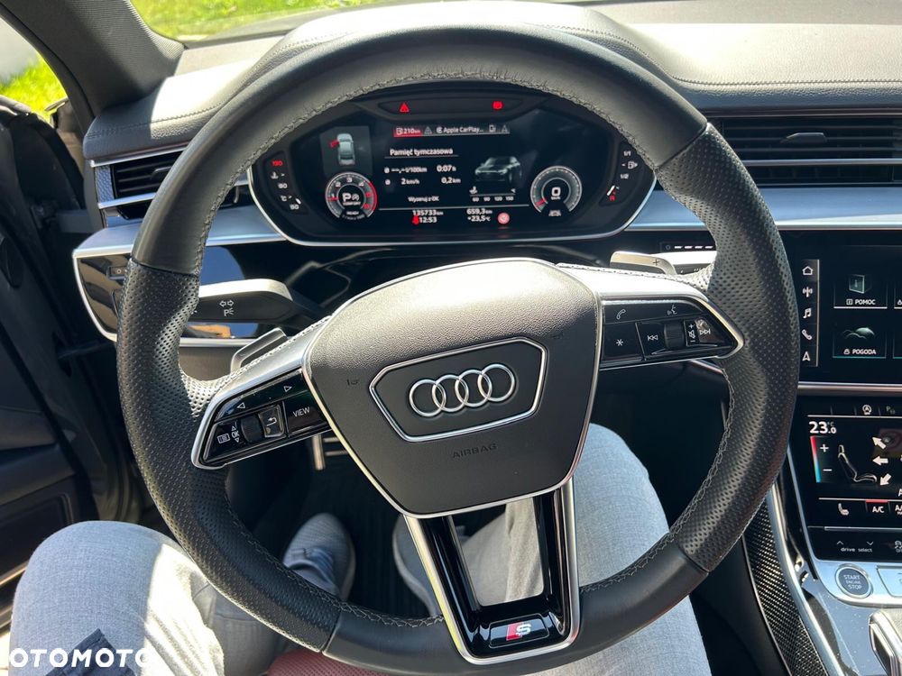 Audi A8 - 4