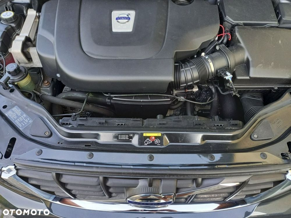Volvo XC 60 D3 R Design - 16