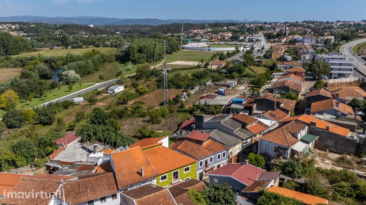 Moradia no Sardão – Águeda: Espaço, Conforto e Excelente Potencial Jun - Grande imagem: 4/44