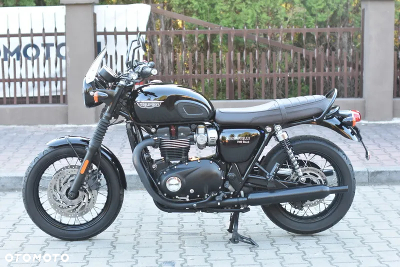 Triumph Bonneville - 23