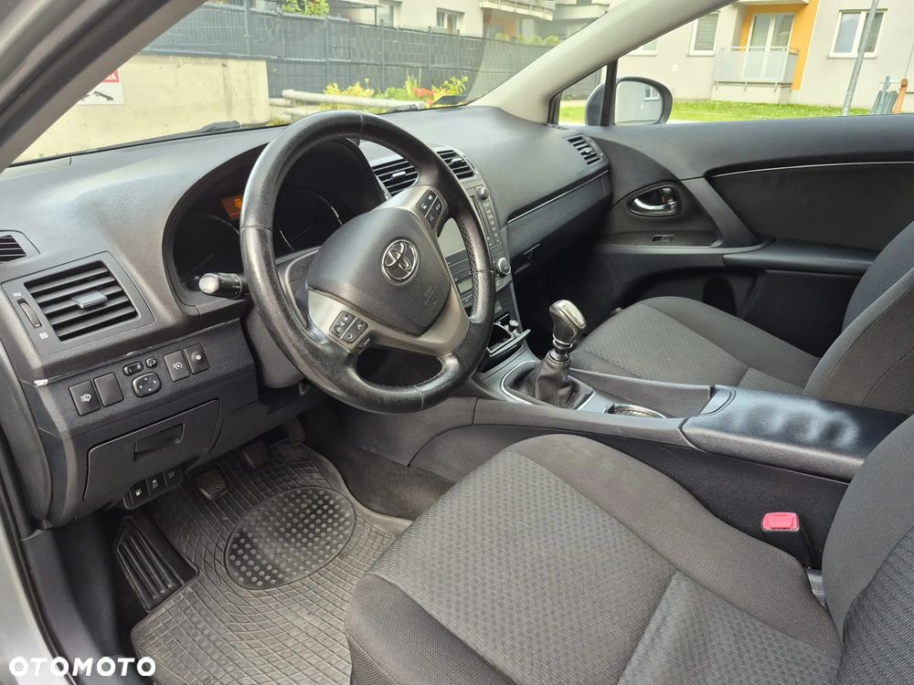 Toyota Avensis 2.2 D-4D Platinium - 12