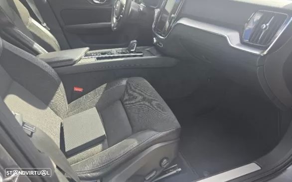 Volvo V60 2.0 B4 Momentum Plus - 10