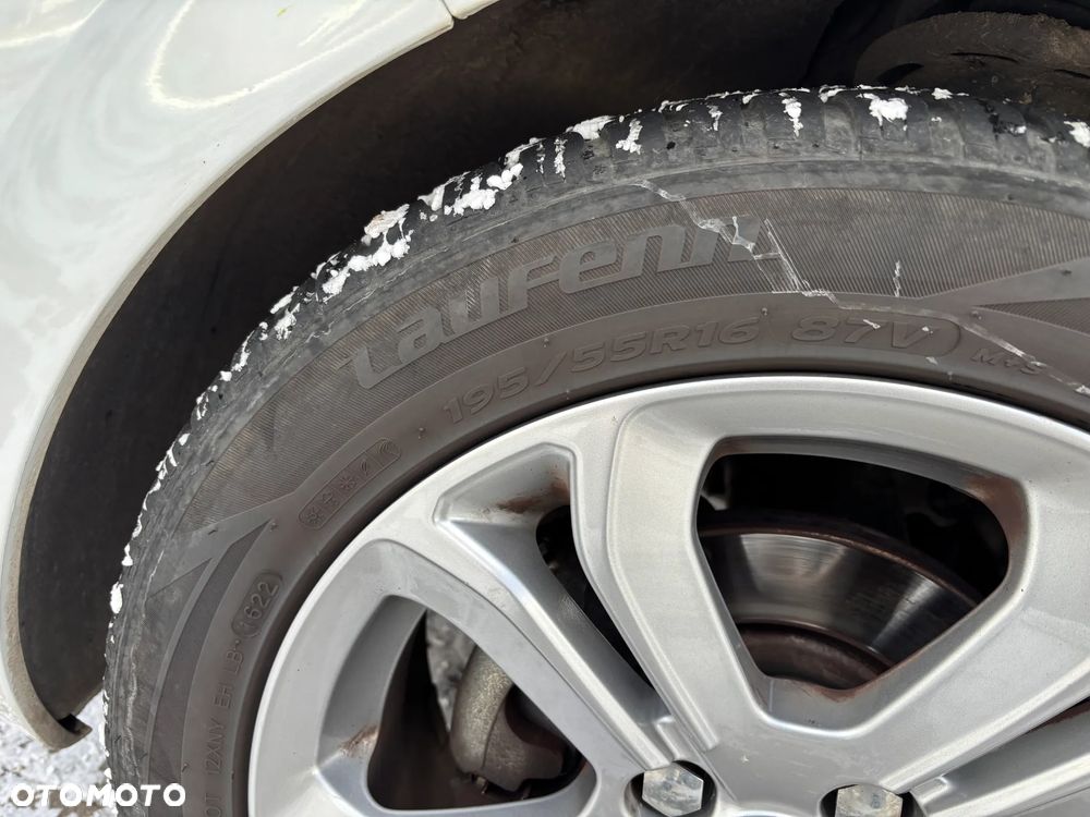 Peugeot 208 1.2 PureTech Allure - 21