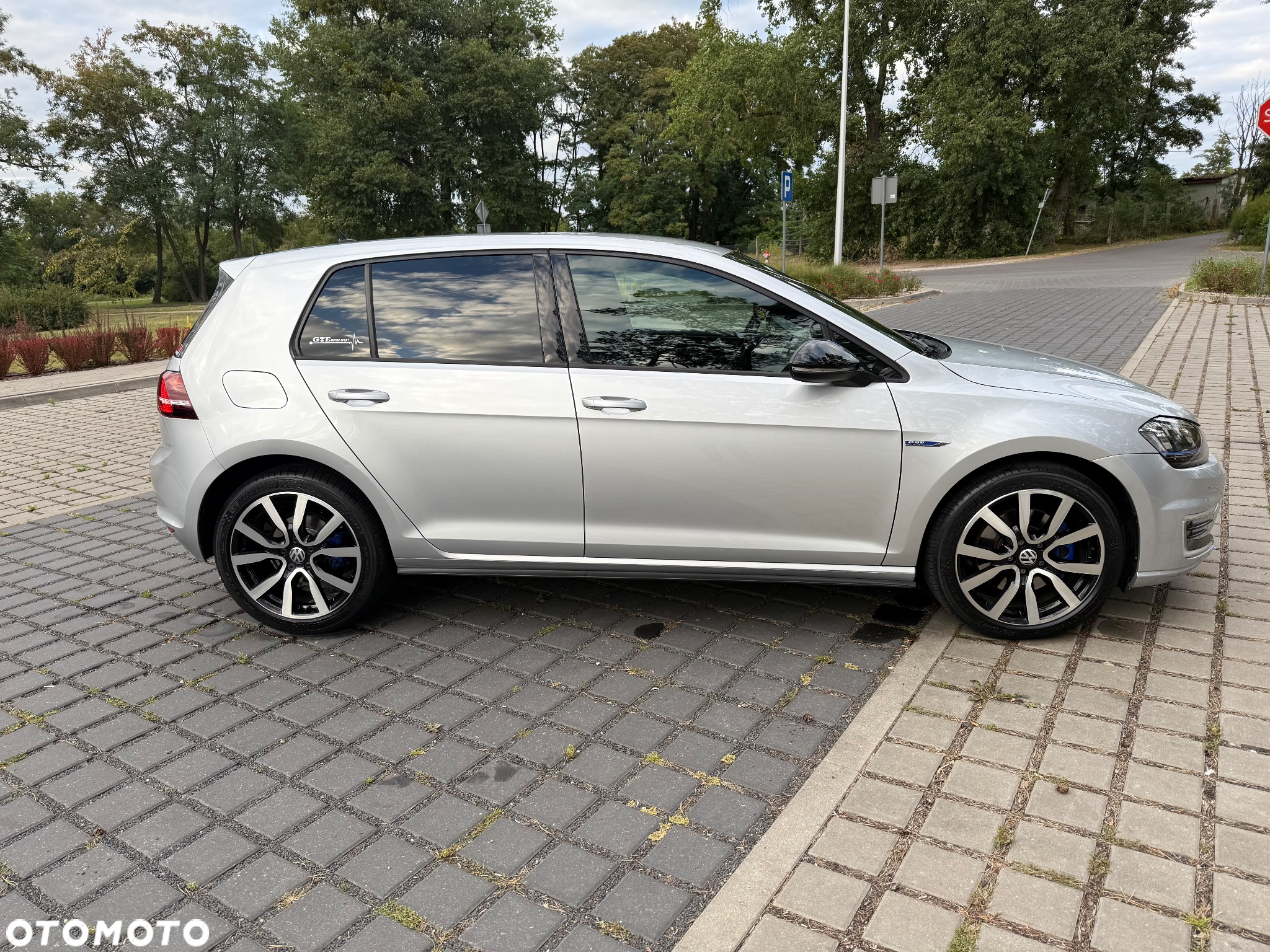 Volkswagen Golf - 6