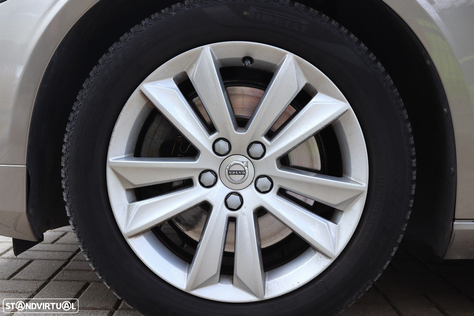Volvo V60 2.0 B4 Momentum Geartronic - 11