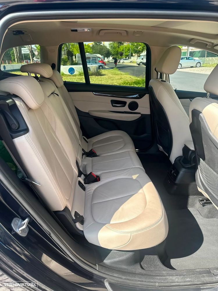 BMW 216 Gran Tourer - 12