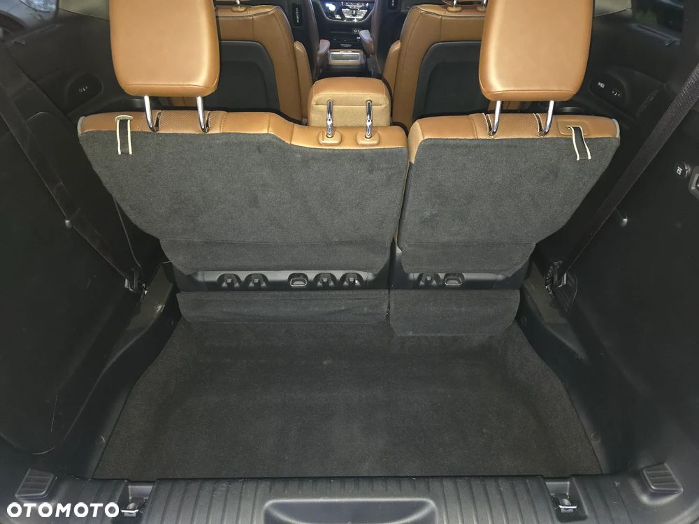 Chrysler Pacifica - 40