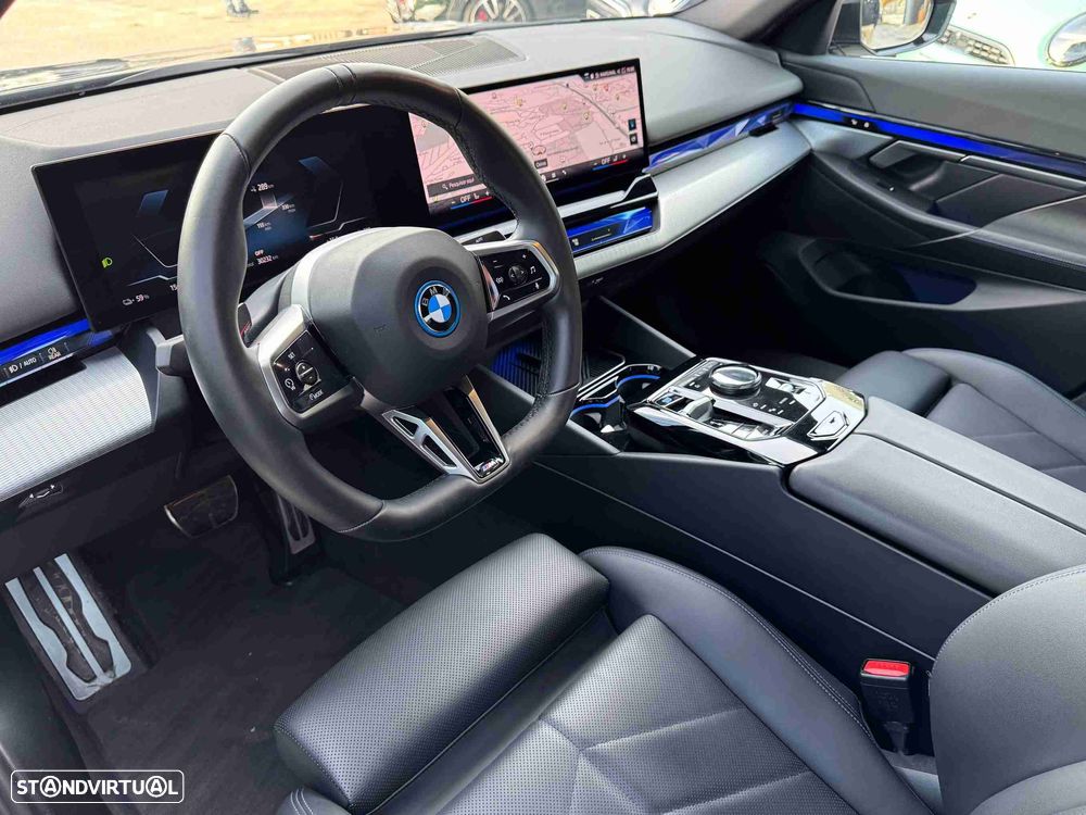 BMW i5 eDrive40 - 13