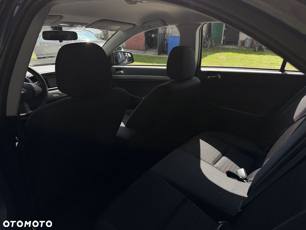 Mitsubishi Lancer 1.6 Invite - 13