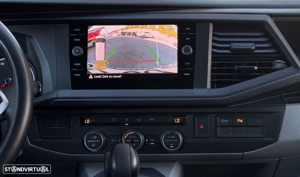 VW Caravelle - 14