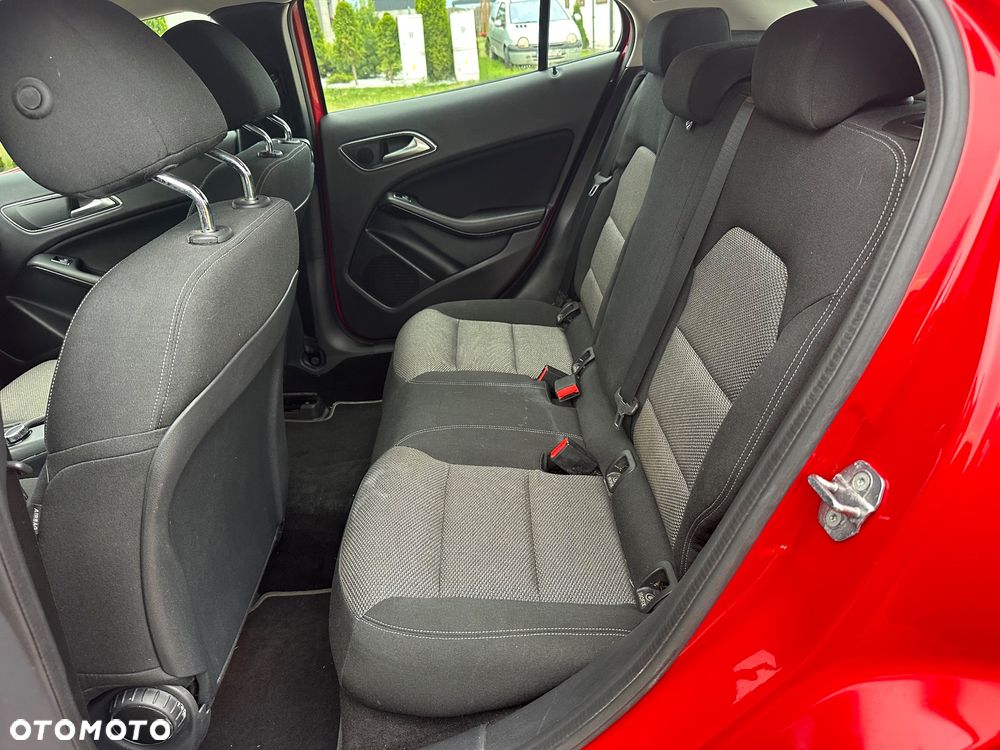 Mercedes-Benz GLA 180 7G-DCT UrbanStyle Edition - 16