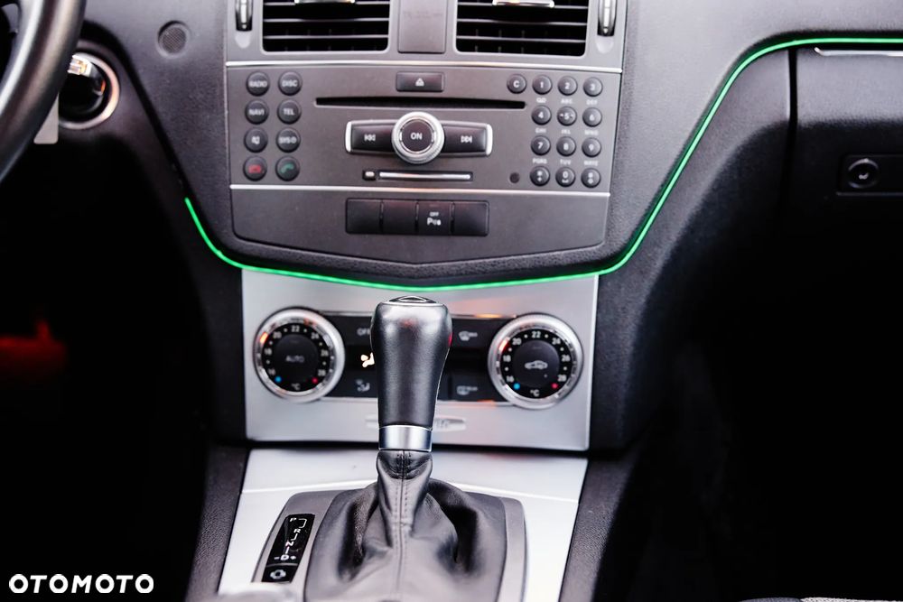 Mercedes-Benz Klasa C 220 CDI 7G-TRONIC Avantgarde Edition - 23