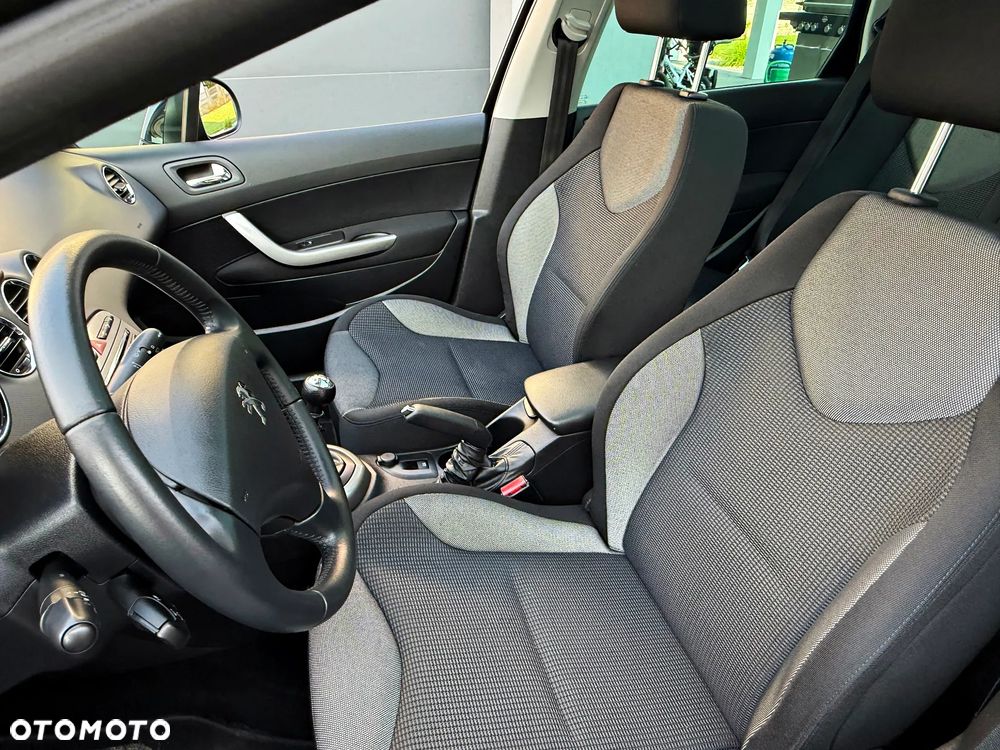 Peugeot 308 HDi FAP 150 Business Line Niveau 2 - 18