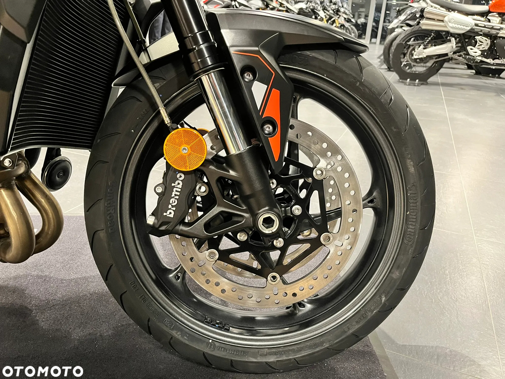 Triumph Street Triple - 14