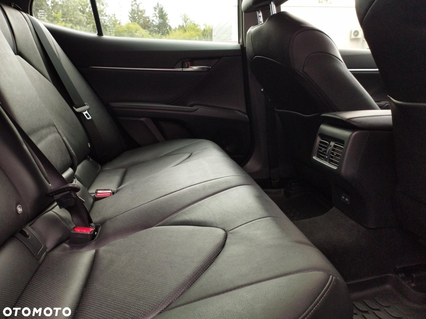 Toyota Camry - 10