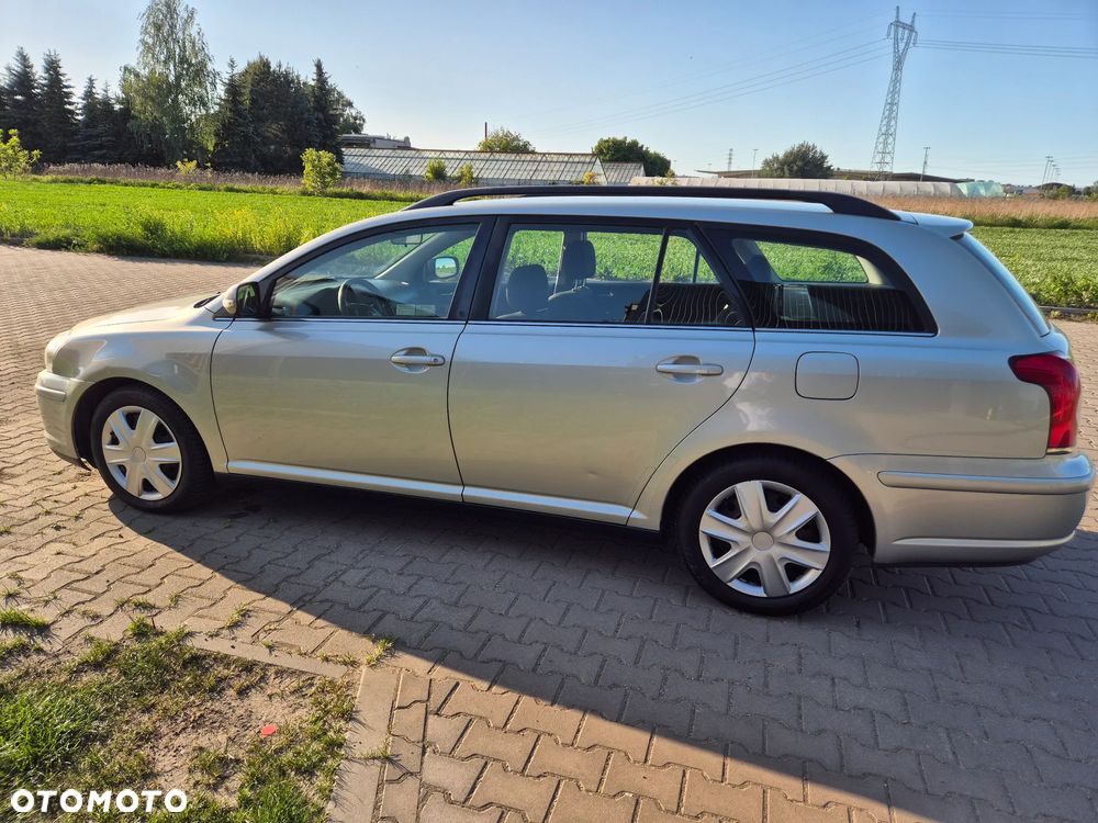 Toyota Avensis 2.0 D-4D Luna - 14