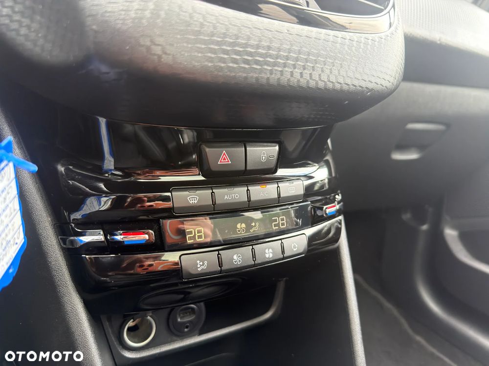 Peugeot 2008 1.2 Pure Tech GPF Allure S&S - 34