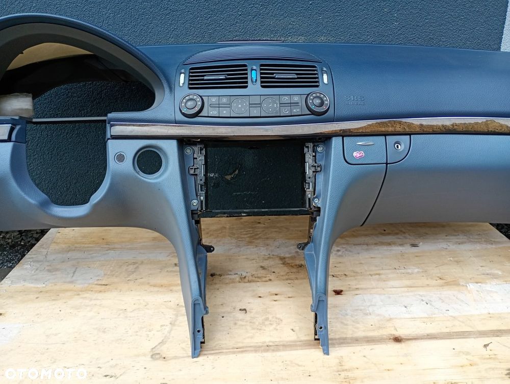 konsola deska rozdzielcza schowek pasażera dekor panel nawiewu mercedes w211 e-klassa - 6