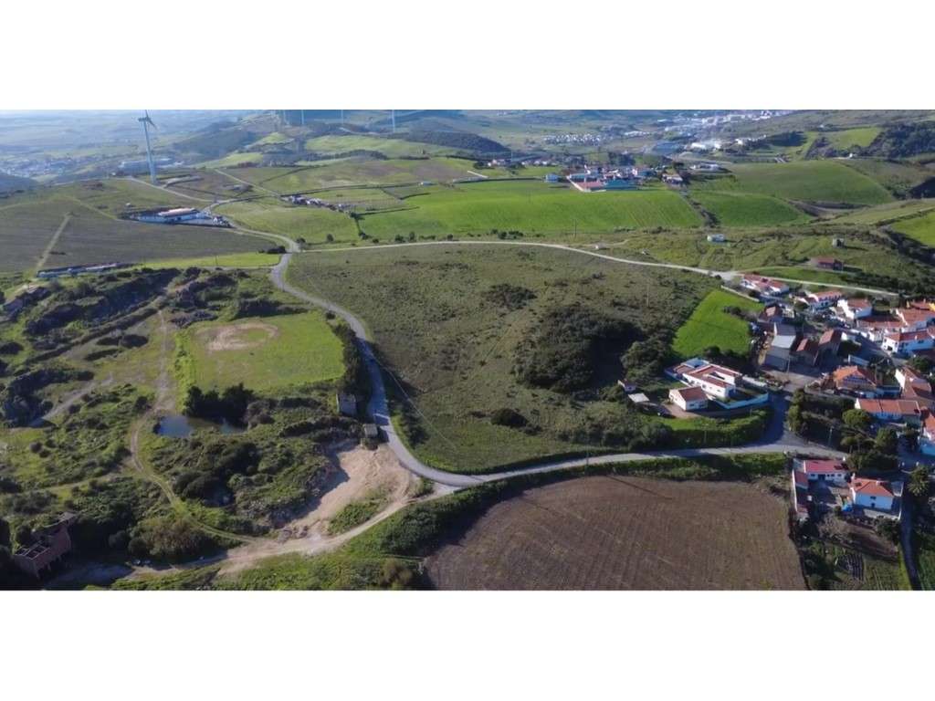 Terreno com Projeto Aprovado para 36 Moradias | Torres Vedras - Grande imagem: 3/7