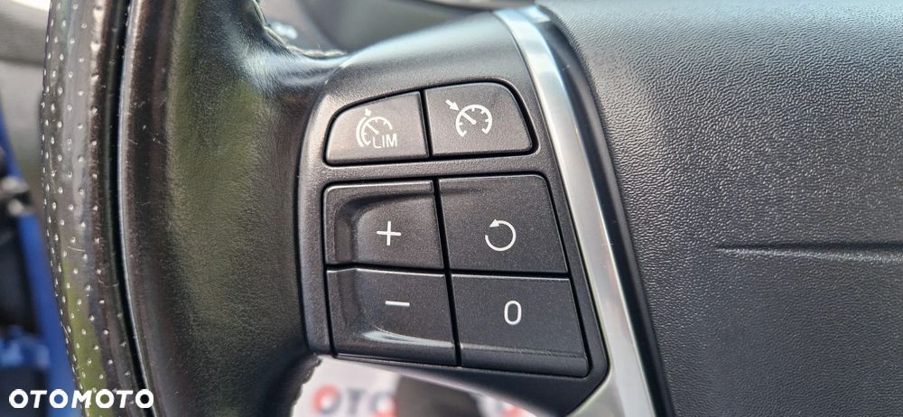 Volvo V40 D4 Geartronic RDesign - 20