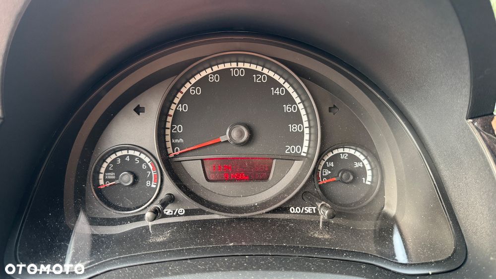 Volkswagen up! high - 10