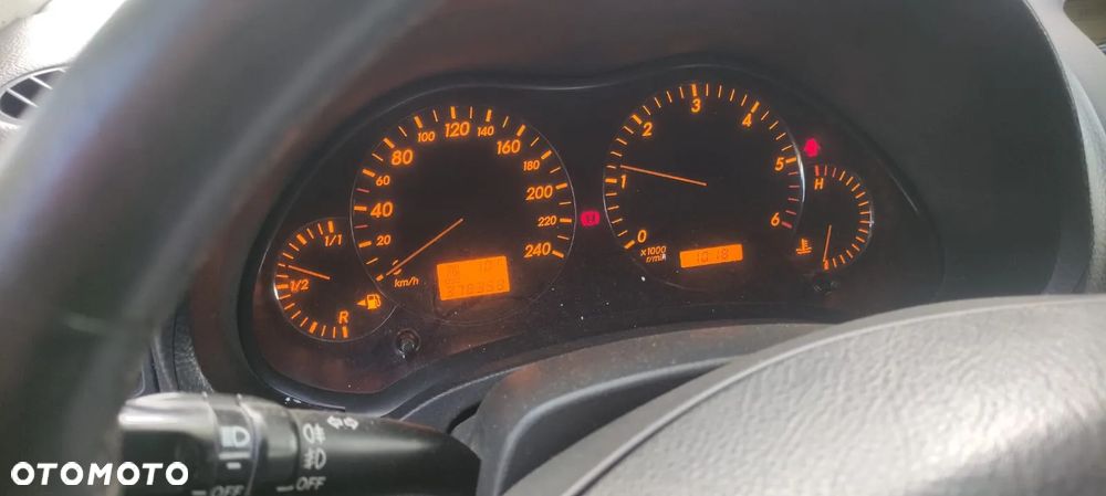 Toyota Avensis 2.0 D-4D - 7