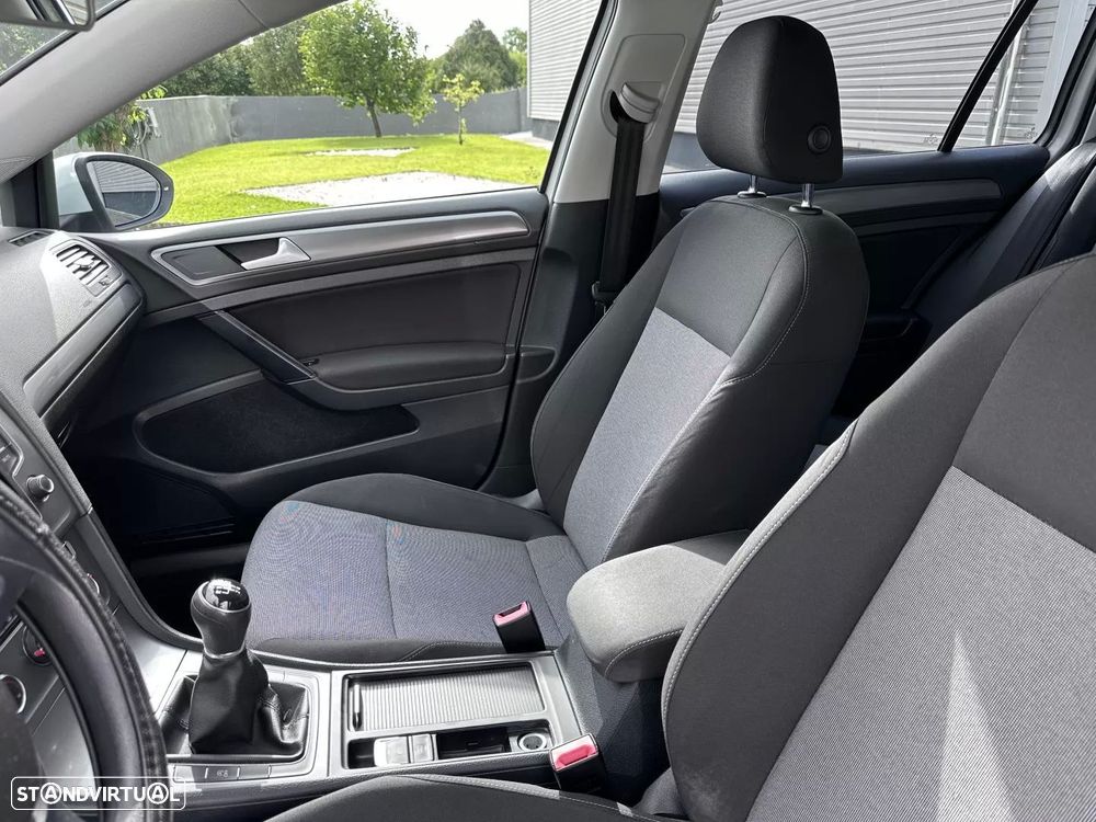 VW Golf Variant 1.6 TDi Highline - 28