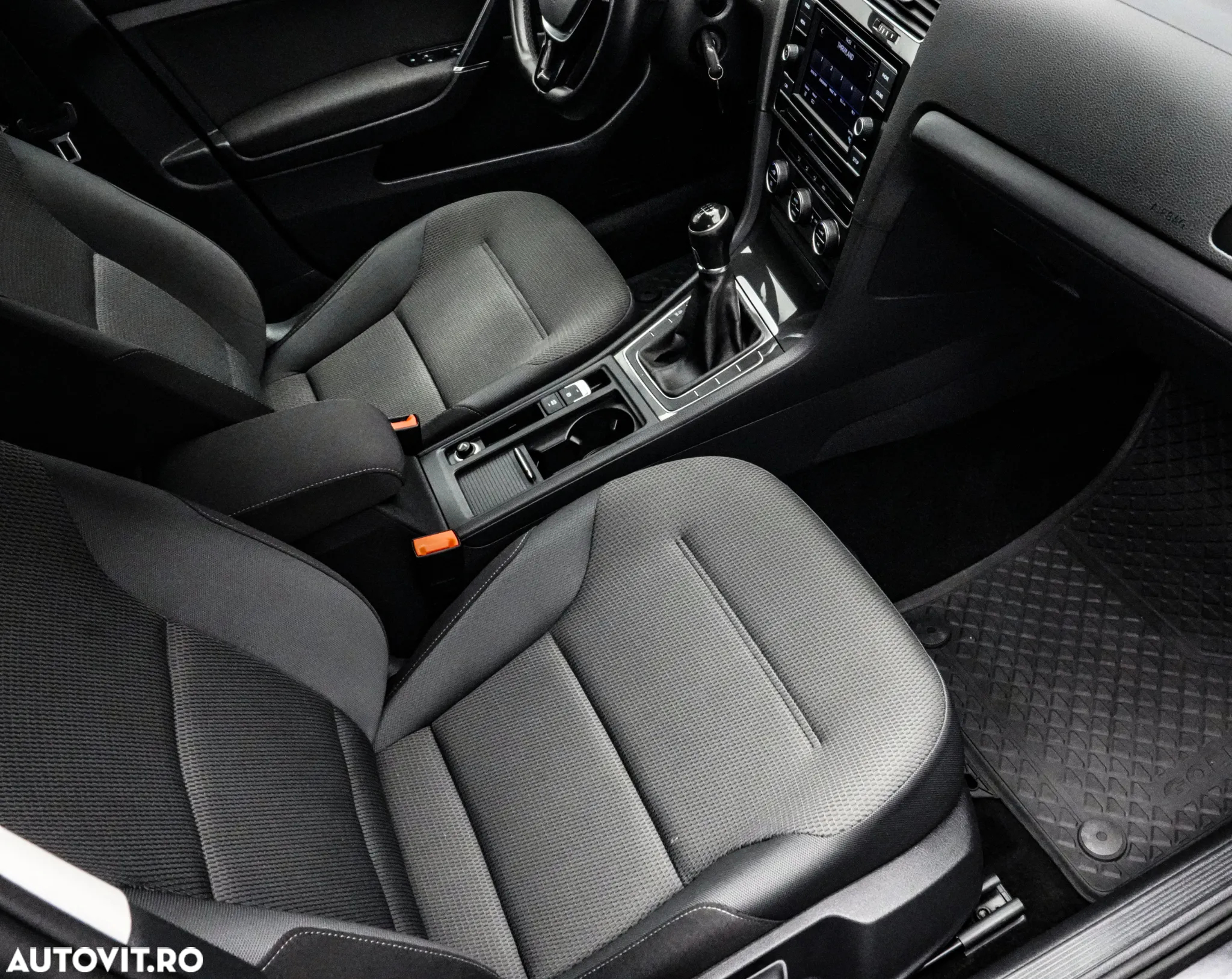 Volkswagen Golf 1.6 TDI Trendline - 12