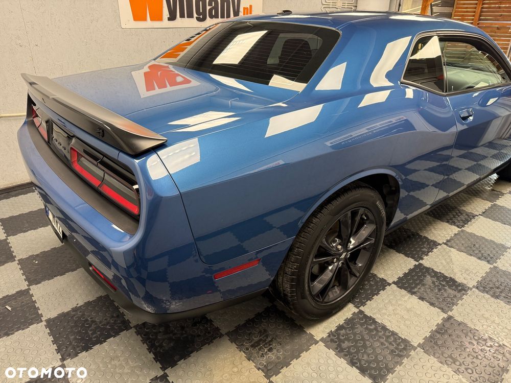 Dodge Challenger - 23