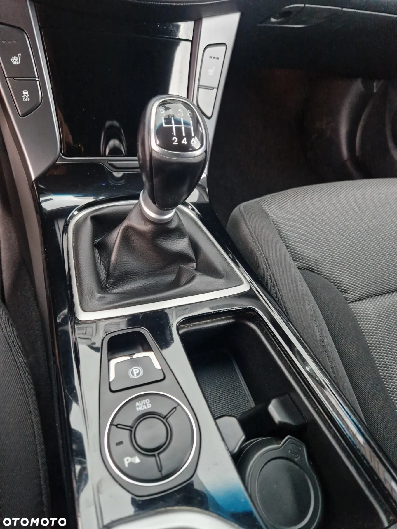 Hyundai i40 Kombi blue 1.6 Family+ - 28