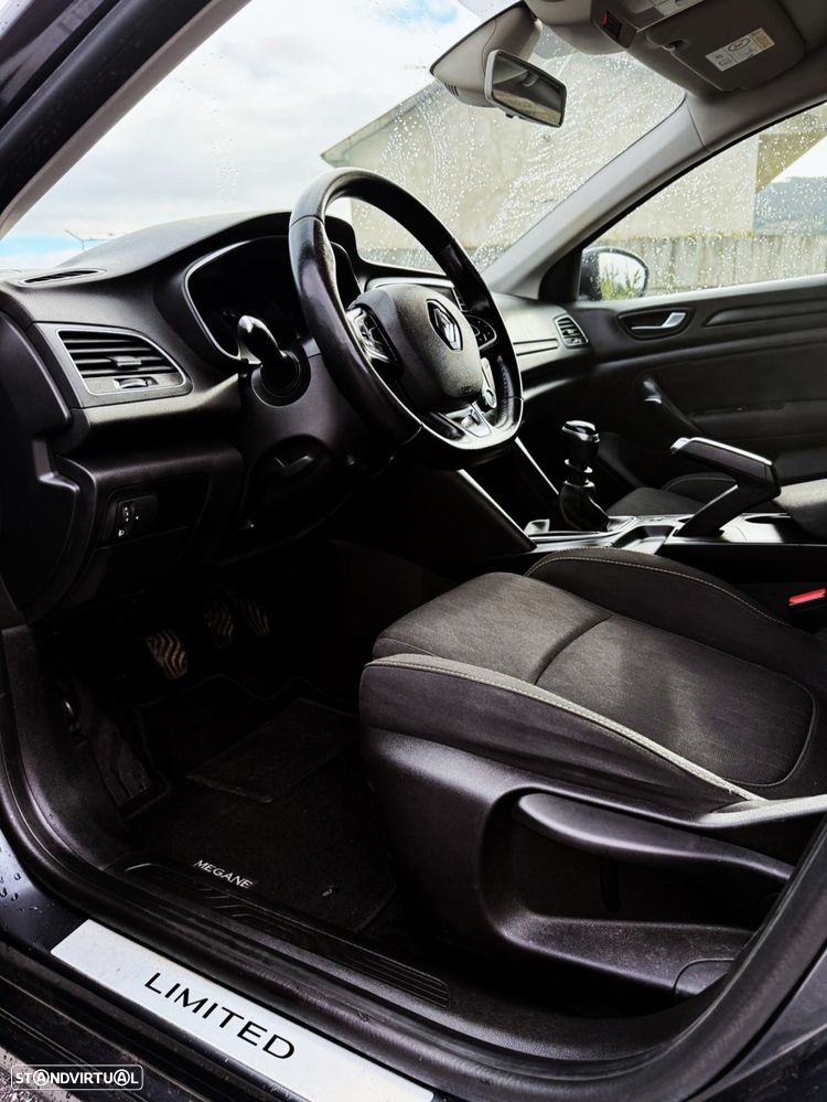 Renault Mégane 1.5 Blue dCi Limited - 10