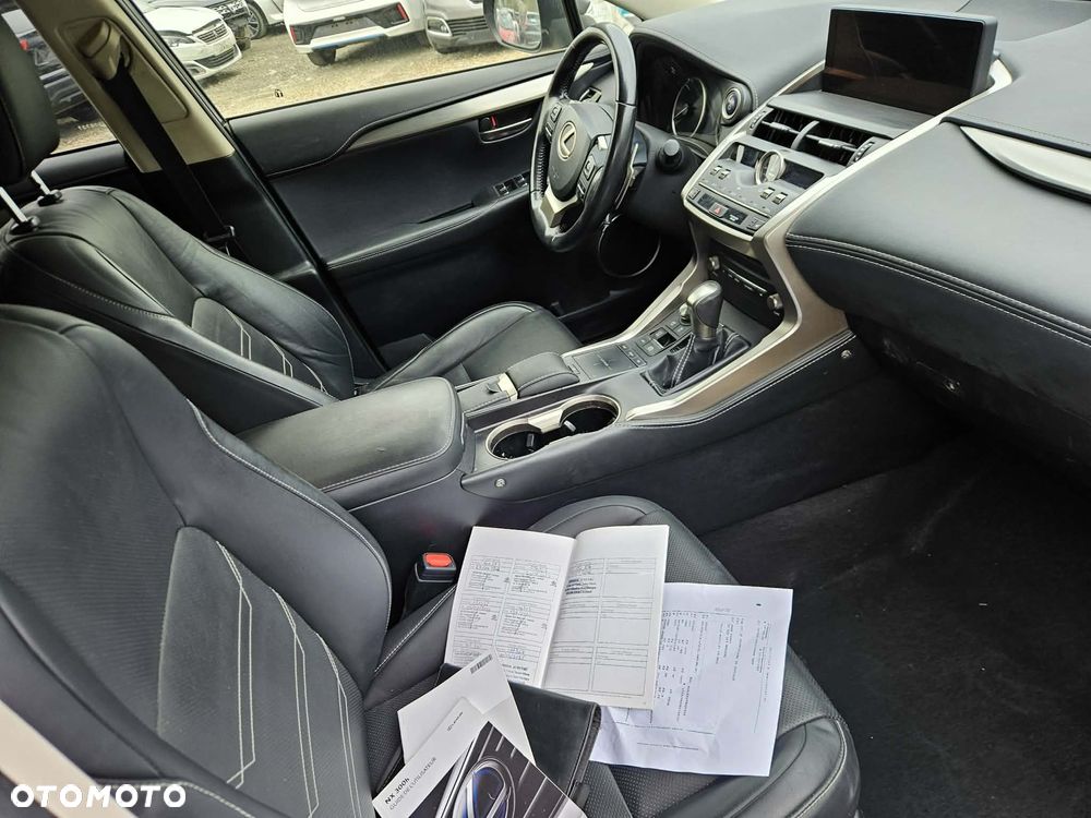 Lexus NX 300h Elite AWD - 12