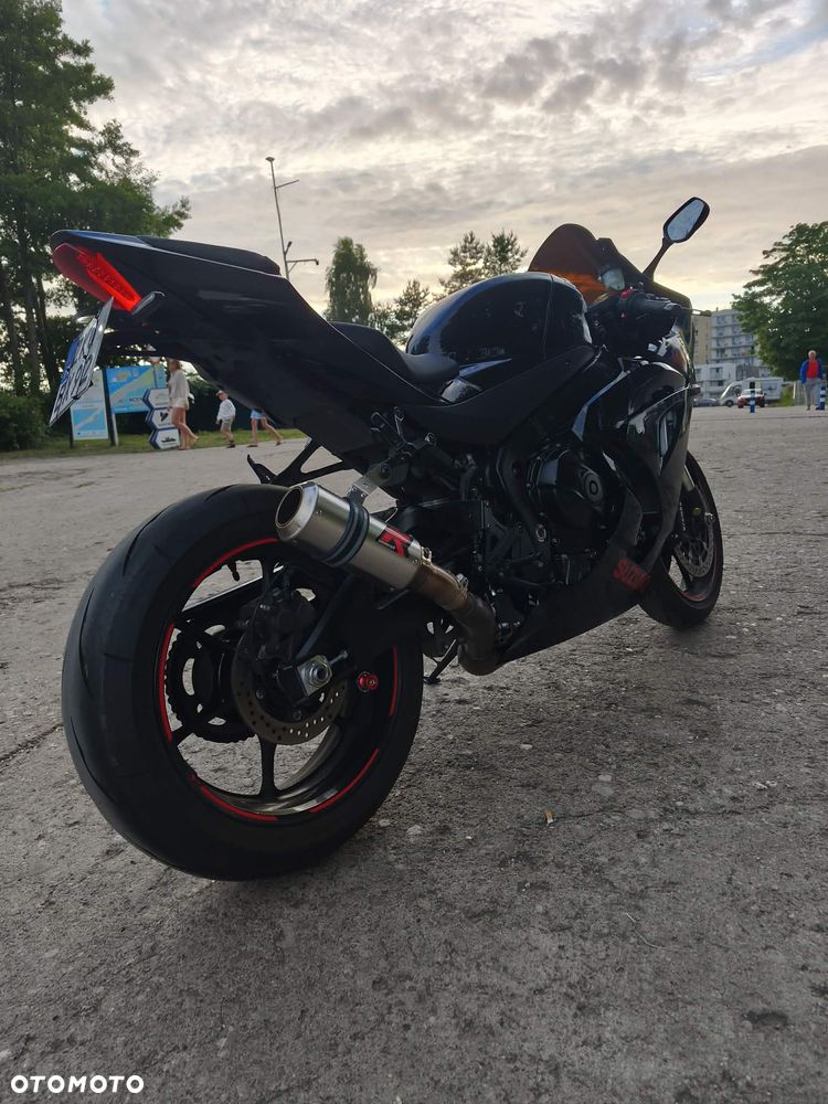 Suzuki GSX-R - 3