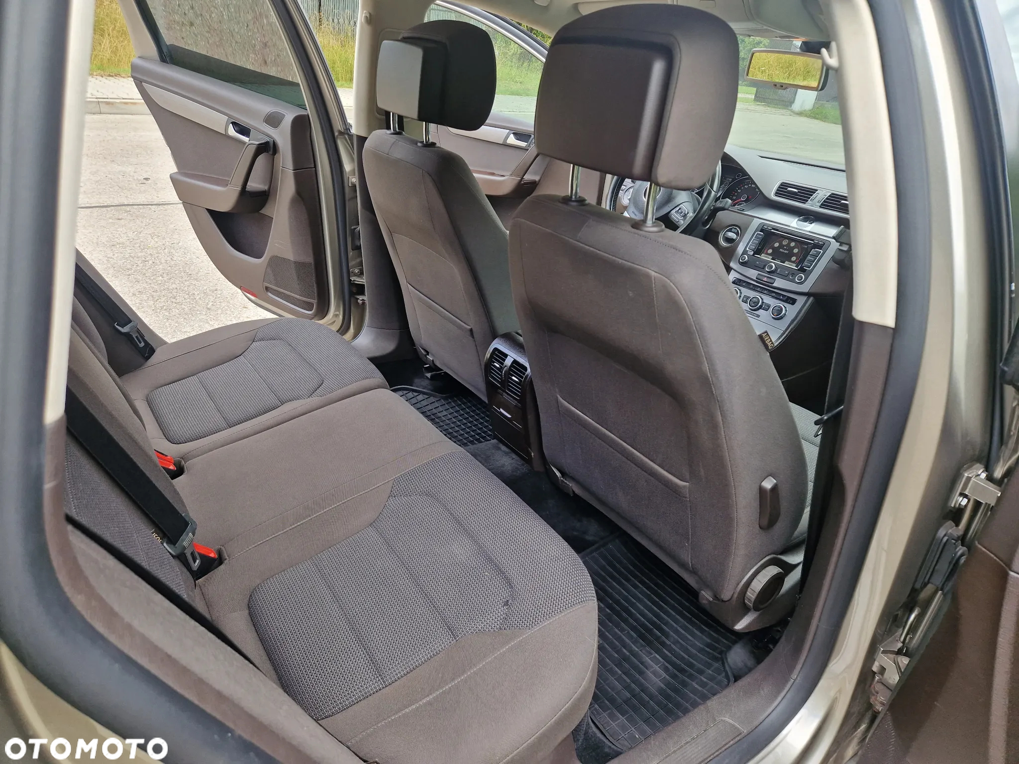 Volkswagen Passat 2.0 TDI Edition 40 - 14