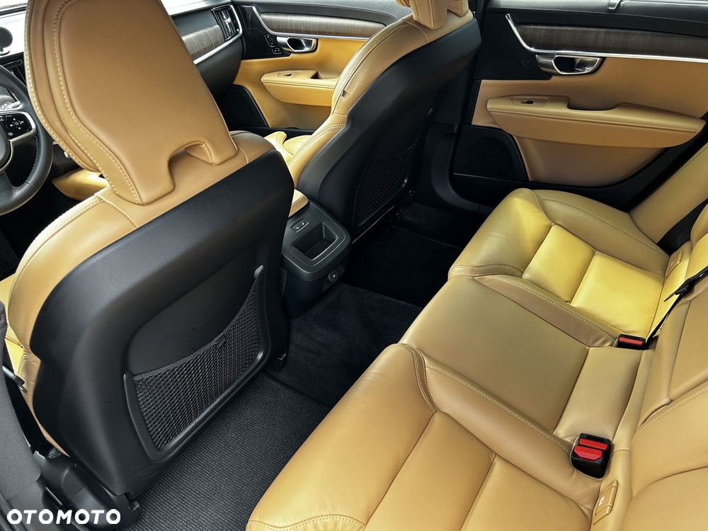 Volvo V90 Cross Country - 13
