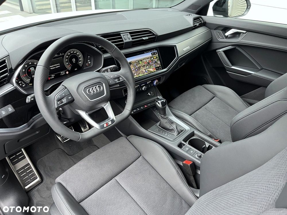 Audi Q3 Sportback - 15