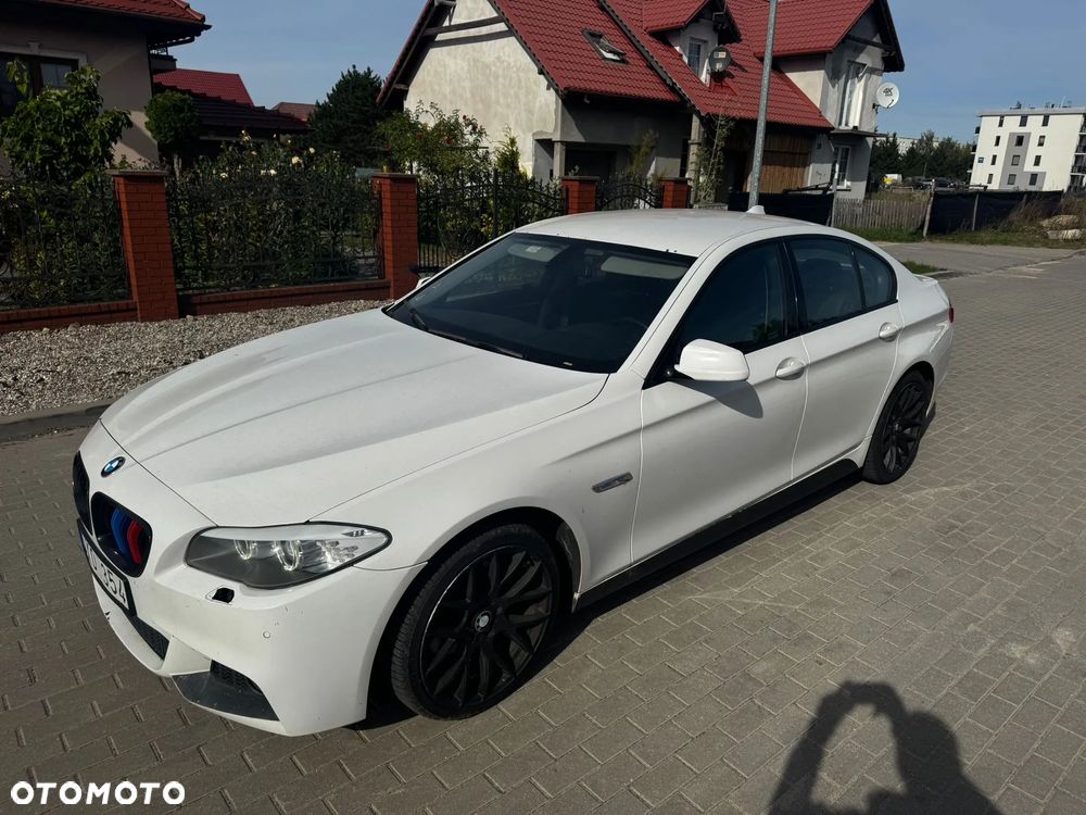 BMW Seria 5 523i - 6