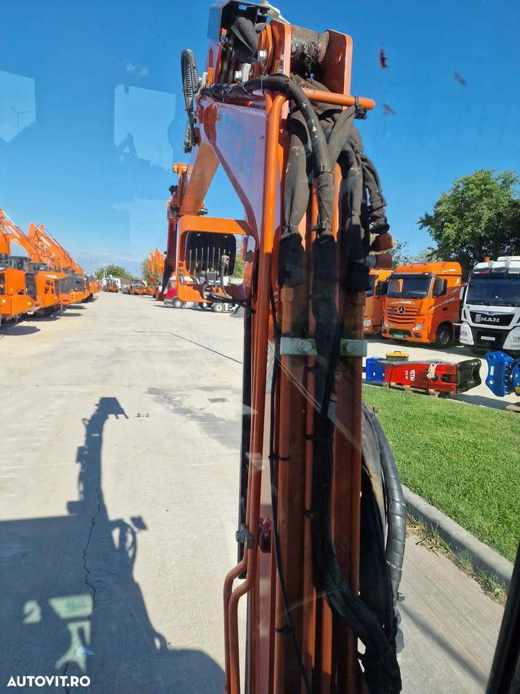 Hitachi ZX33U-6, Masa operationala 3,7t, 2023/10, 1.040h, CUPLA RAPIDA HIDRAULICA, cupa ingusta NOUA, cupa lata NOUA, capa taluz NOUA, inst picon, Aer cond, Antifurt, Lama nivelare, senile 80% ok, Ad sapare 3,5m, posibilitate leasing 4 ani-PROMOTIE 37.900EUR - 9