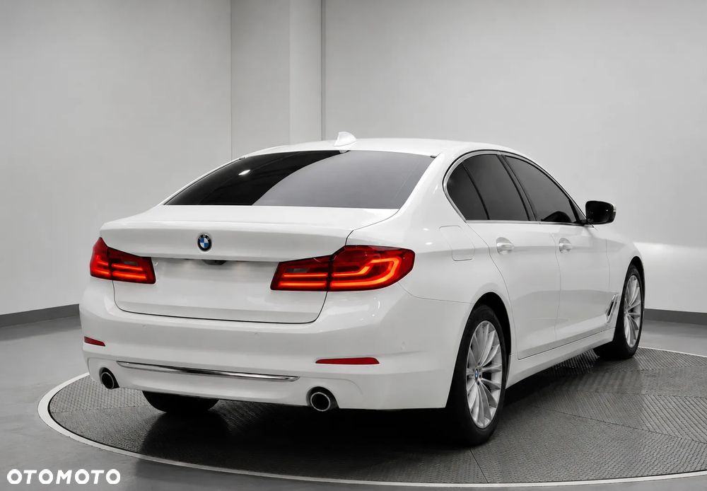 BMW Seria 5 530i Luxury Line - 4