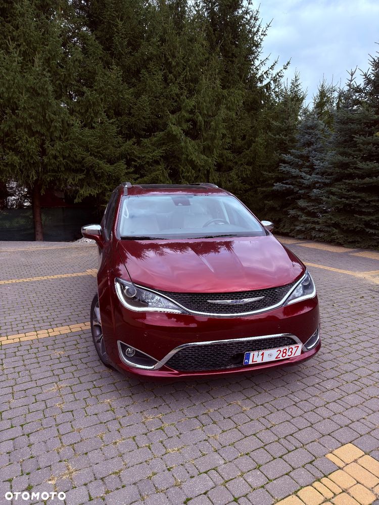 Chrysler Pacifica - 1